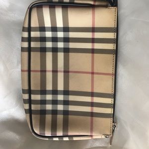 Burberry clutch